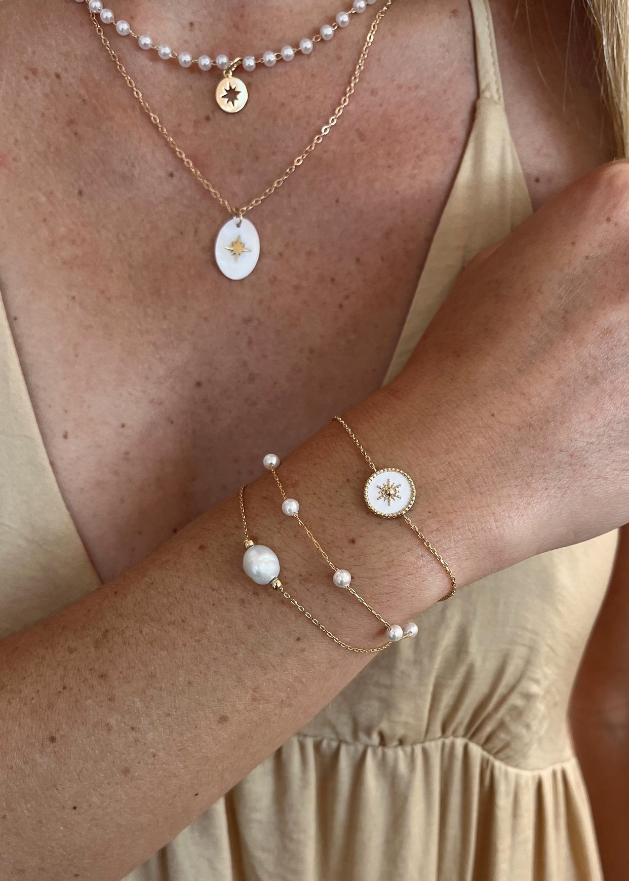 Bracelet plaqué or émail blanc