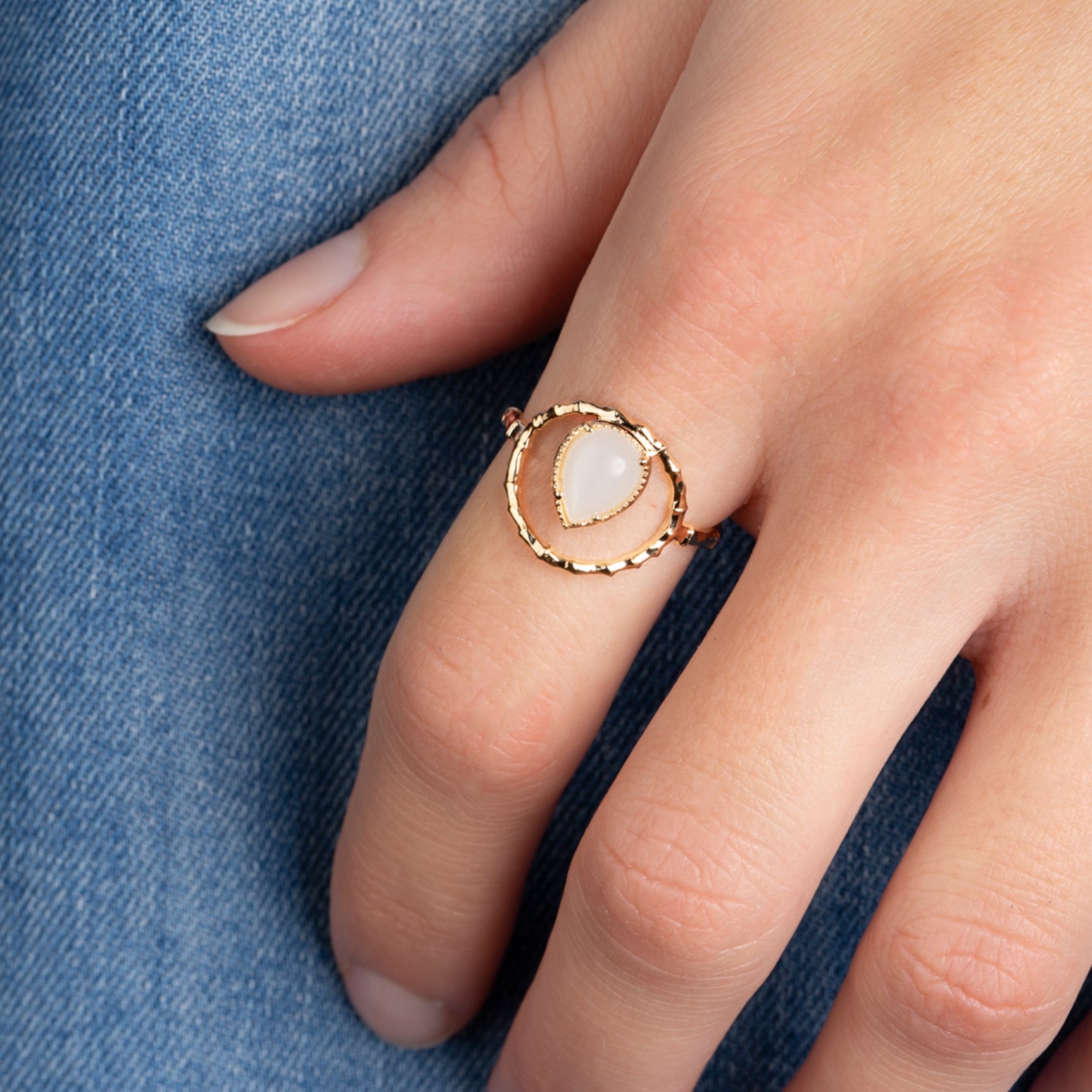 Bague plaqué or pierre de lune
