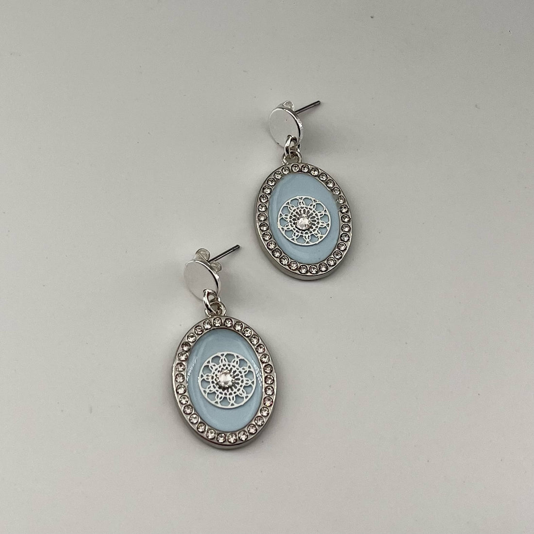 Boucles argentées émaillées Paula - cristaux swarovski CIEL