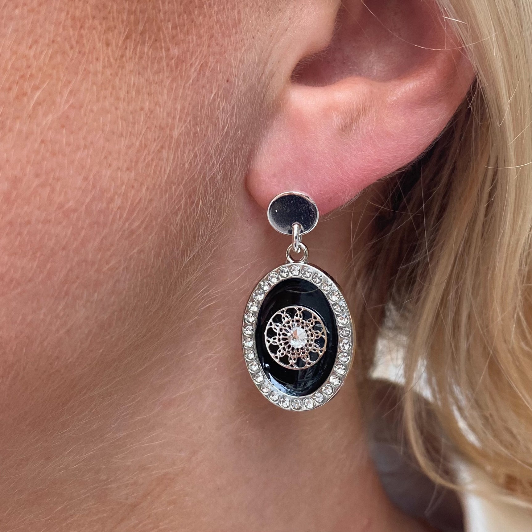 Boucles argentées émaillées Paula - cristaux swarovski NOIR