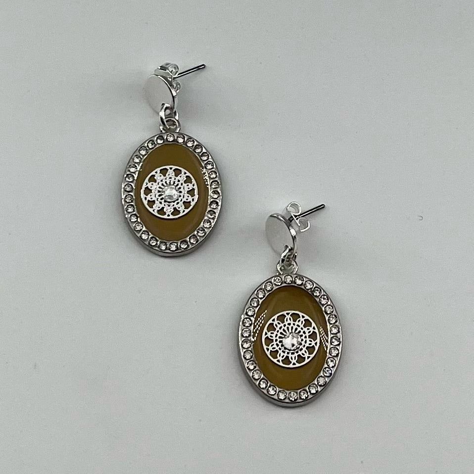 Boucles argentées émaillées Paula - cristaux swarovski TAUPE