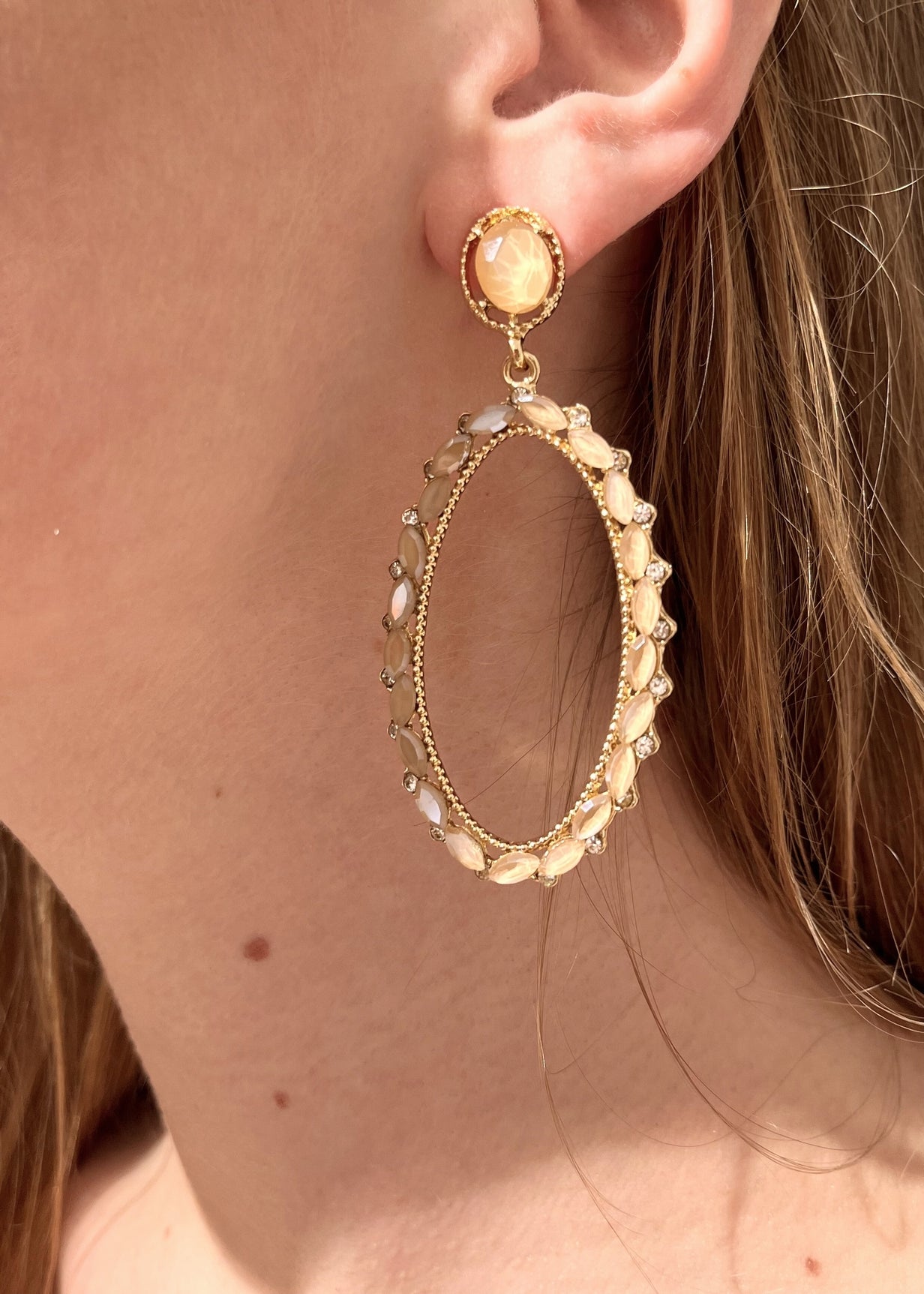 Boucles dorées ovales Sarah – pierres facettées TAUPE