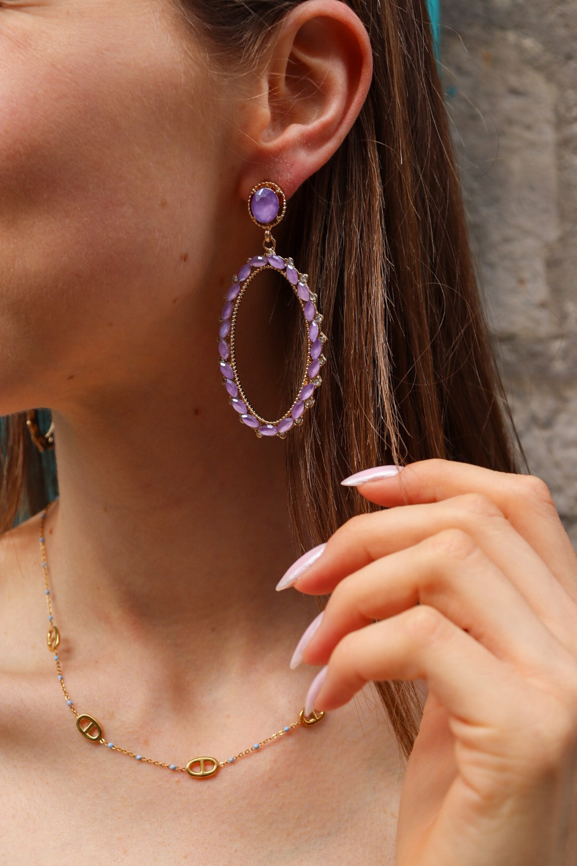 Boucles dorées ovales Sarah – pierres facettées VIOLET