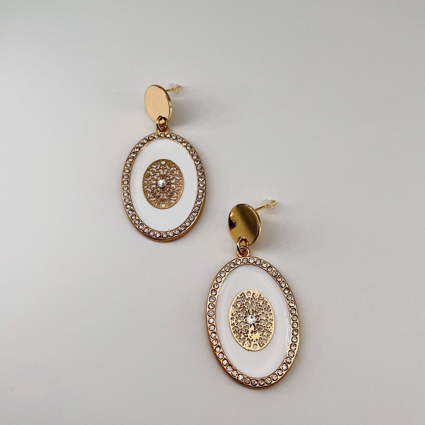 Boucles moyens modèles dorées Paula BLANC
