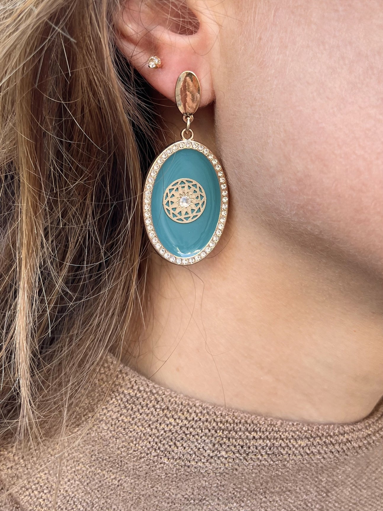 Boucles moyens modèles dorées Paula BLEU CANARD