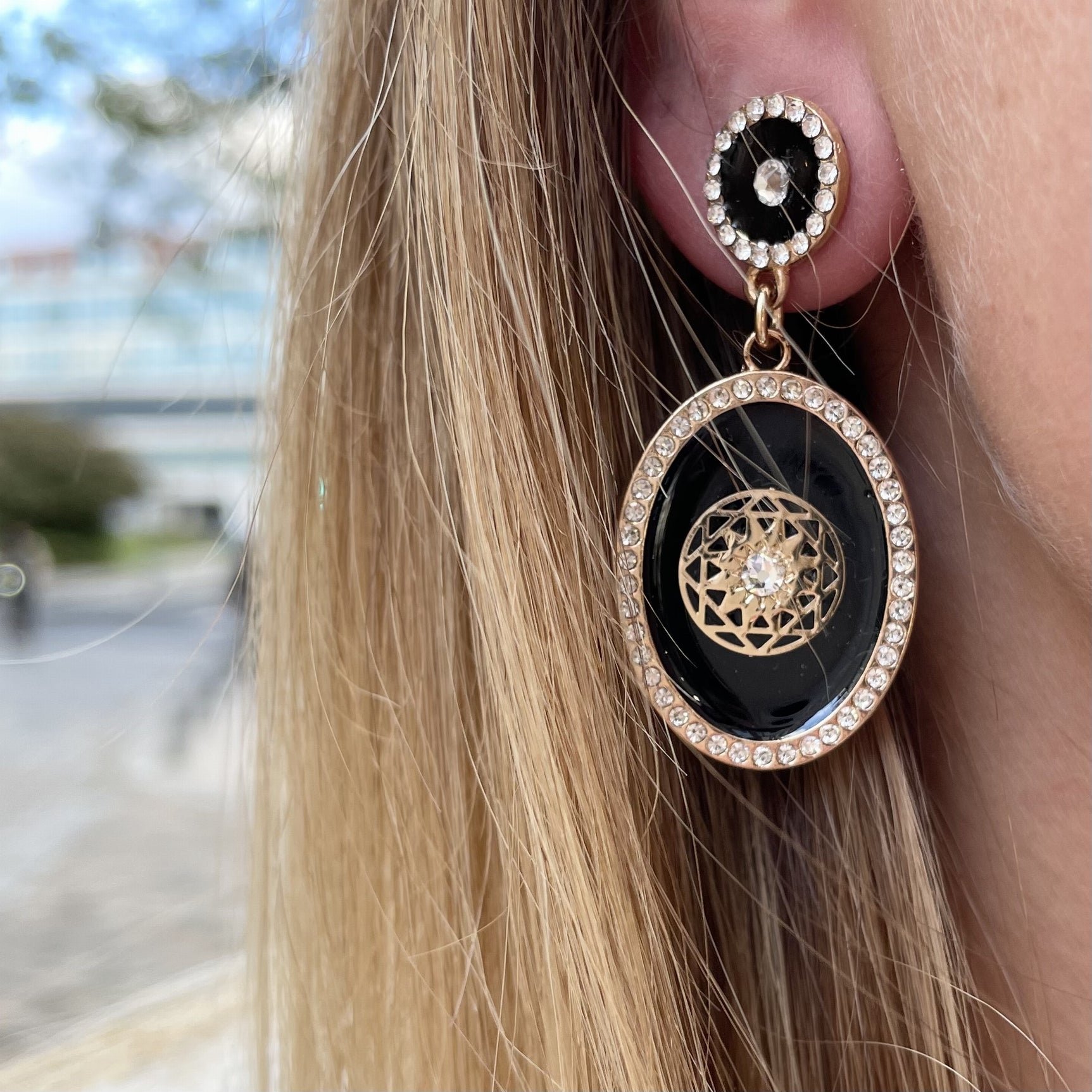 Boucles moyens modèles dorées Paula NOIR