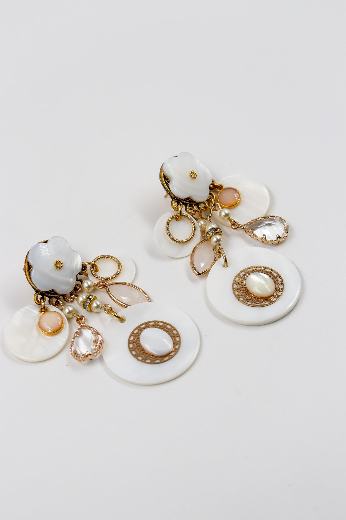Boucles nacre fleurie J&