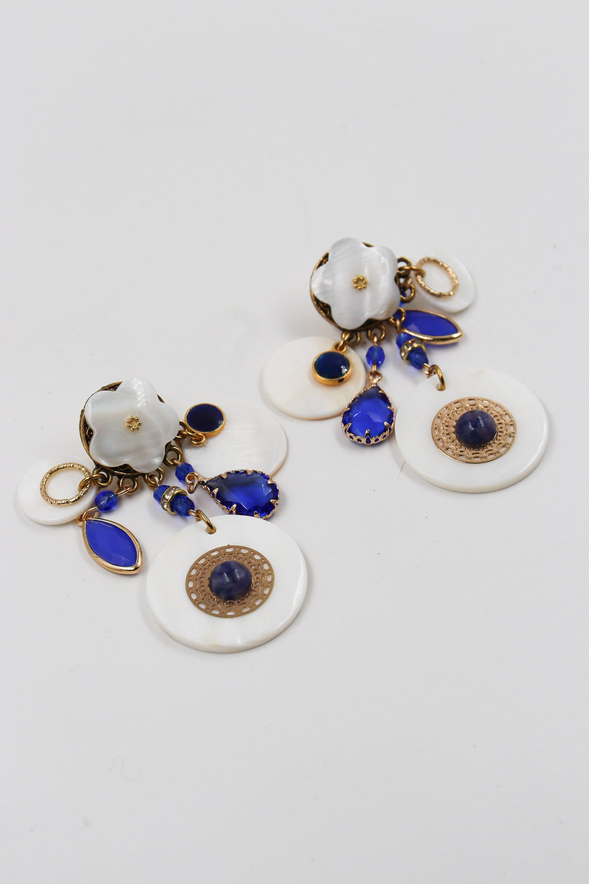 Boucles nacre fleurie J&