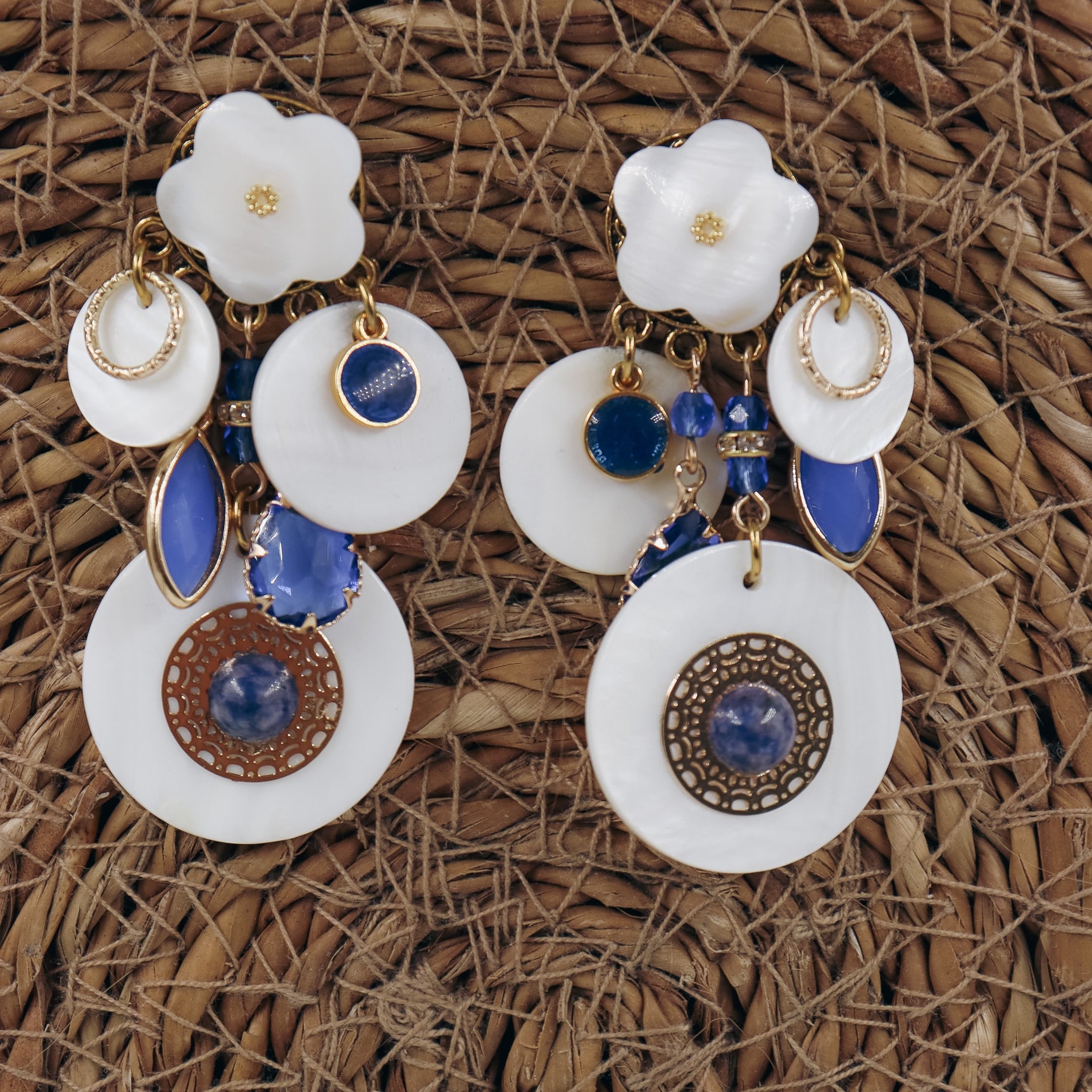 Boucles nacre fleurie J&