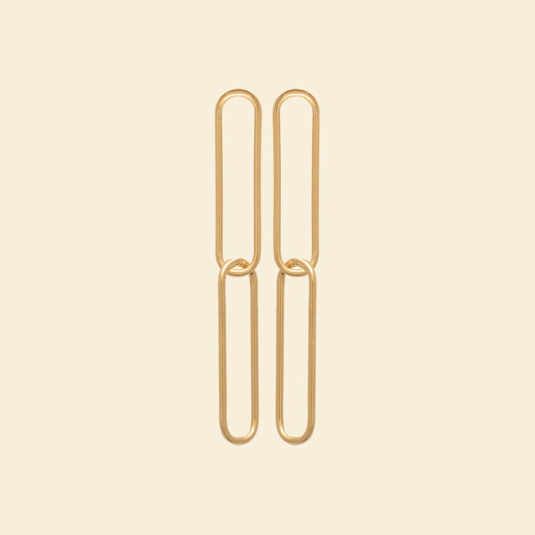 Boucles plaqué or chaînées - look graphique et minimal