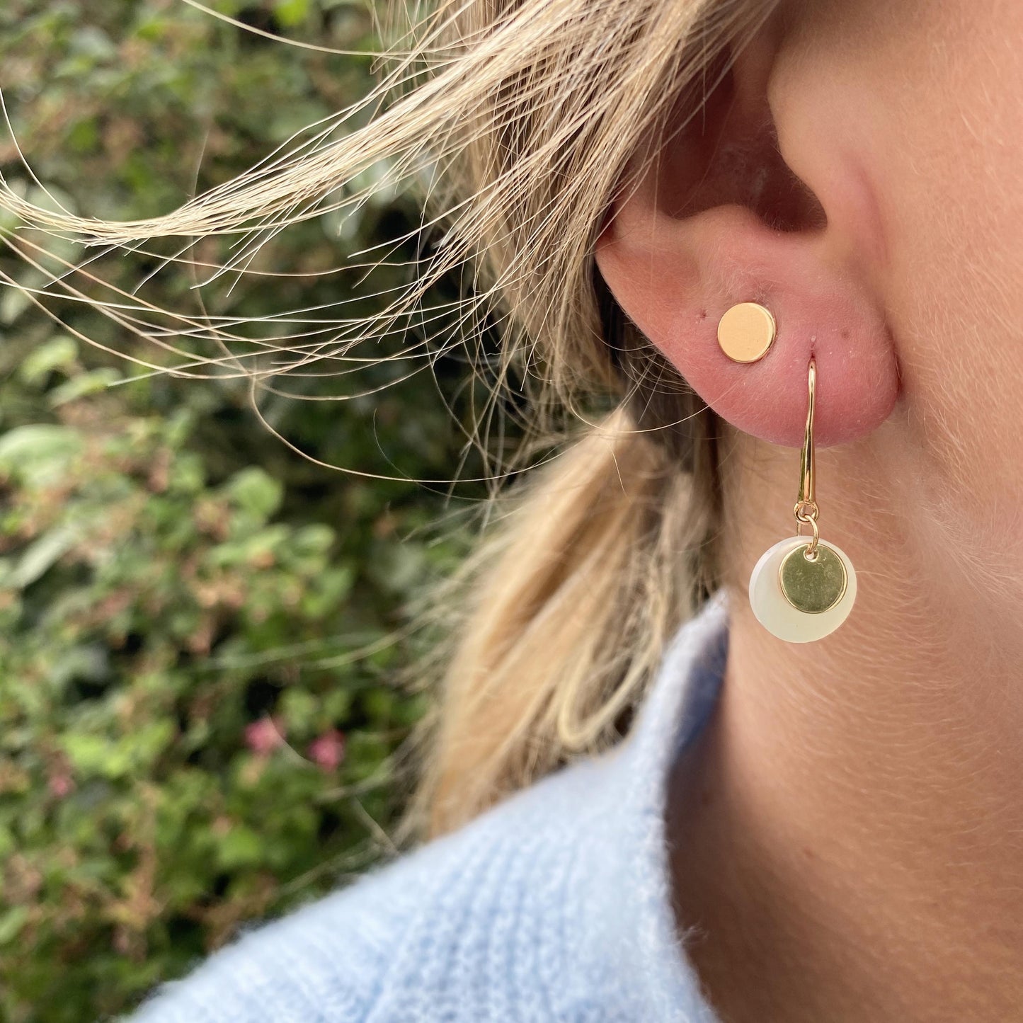 Boucles plaqué or nacre