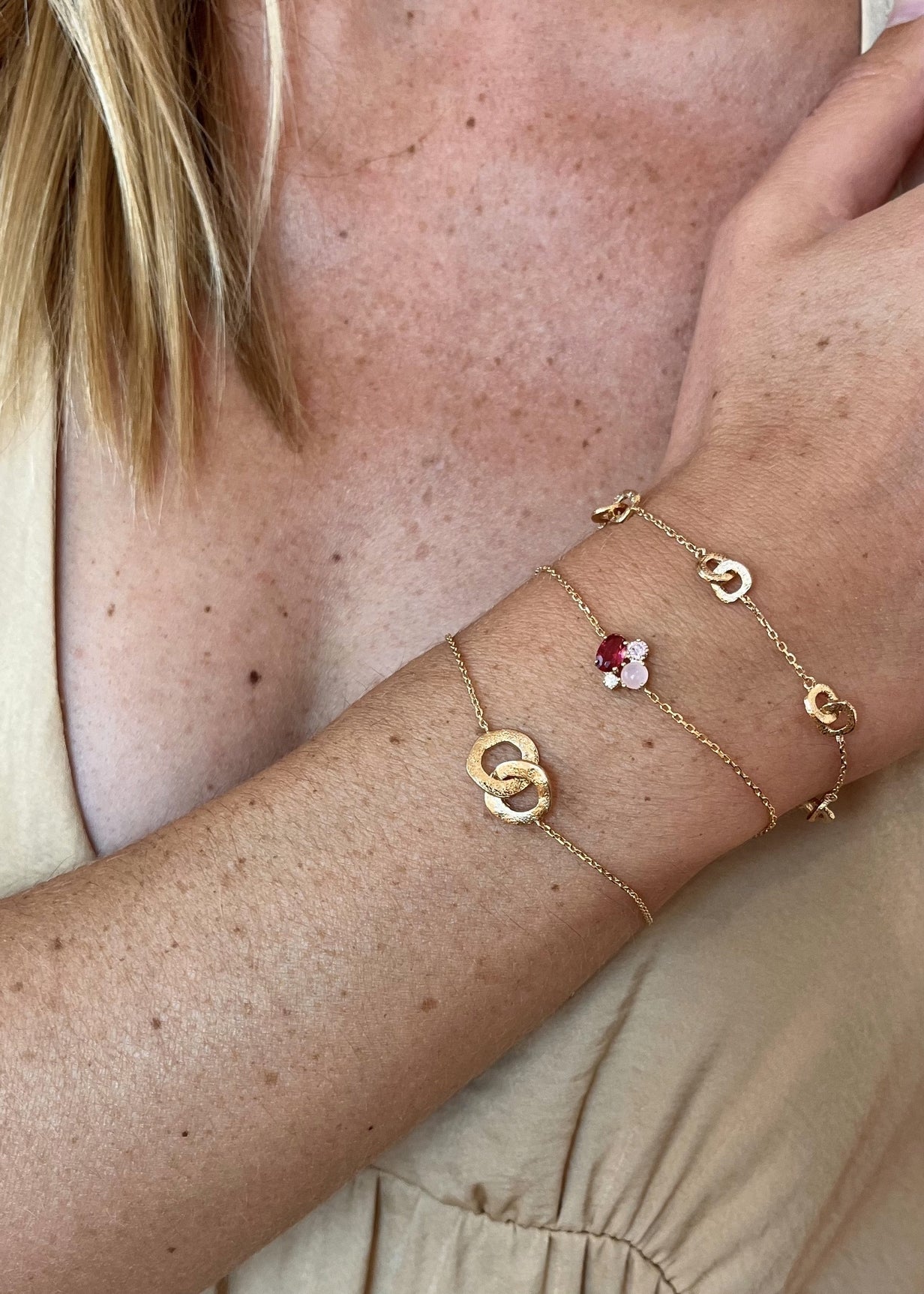 Bracelet plaqué or & pierres rose