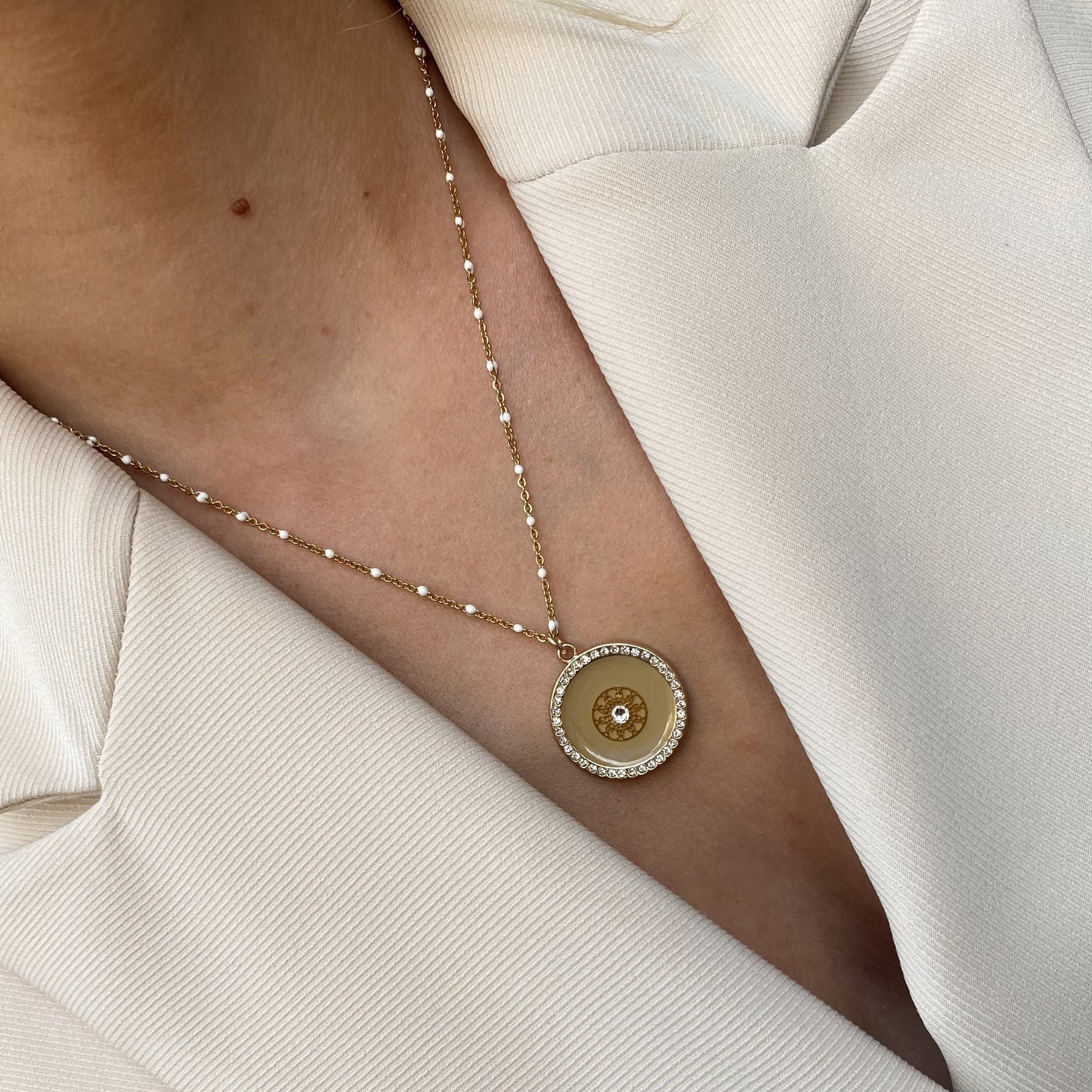 Collier claudia pm doré - émaillé à chaud TAUPE