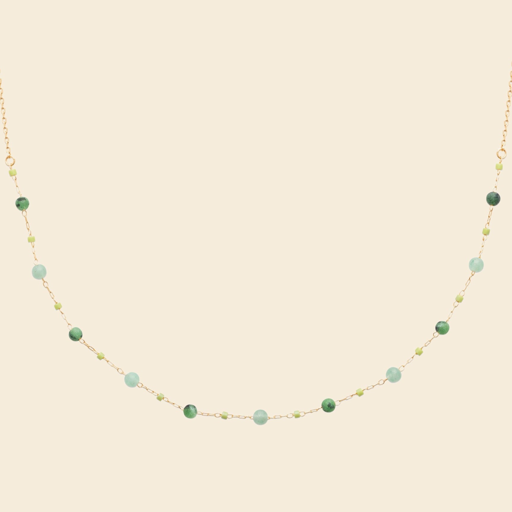 Collier plaqué or - perles rubis zoïsite