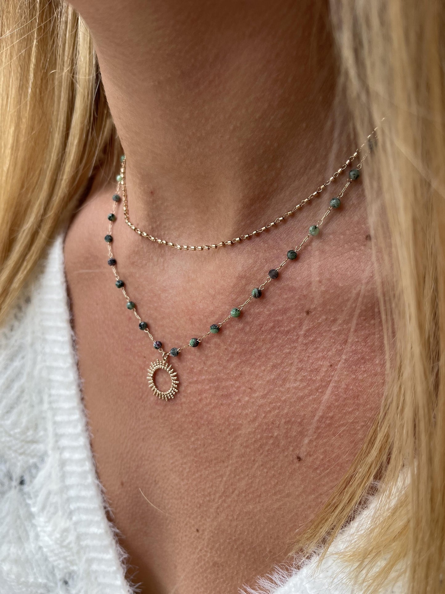 Collier soleil plaque or & rubis zoisite
