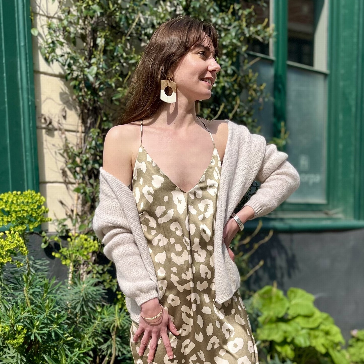 Gilet ajouré et boutons CREME