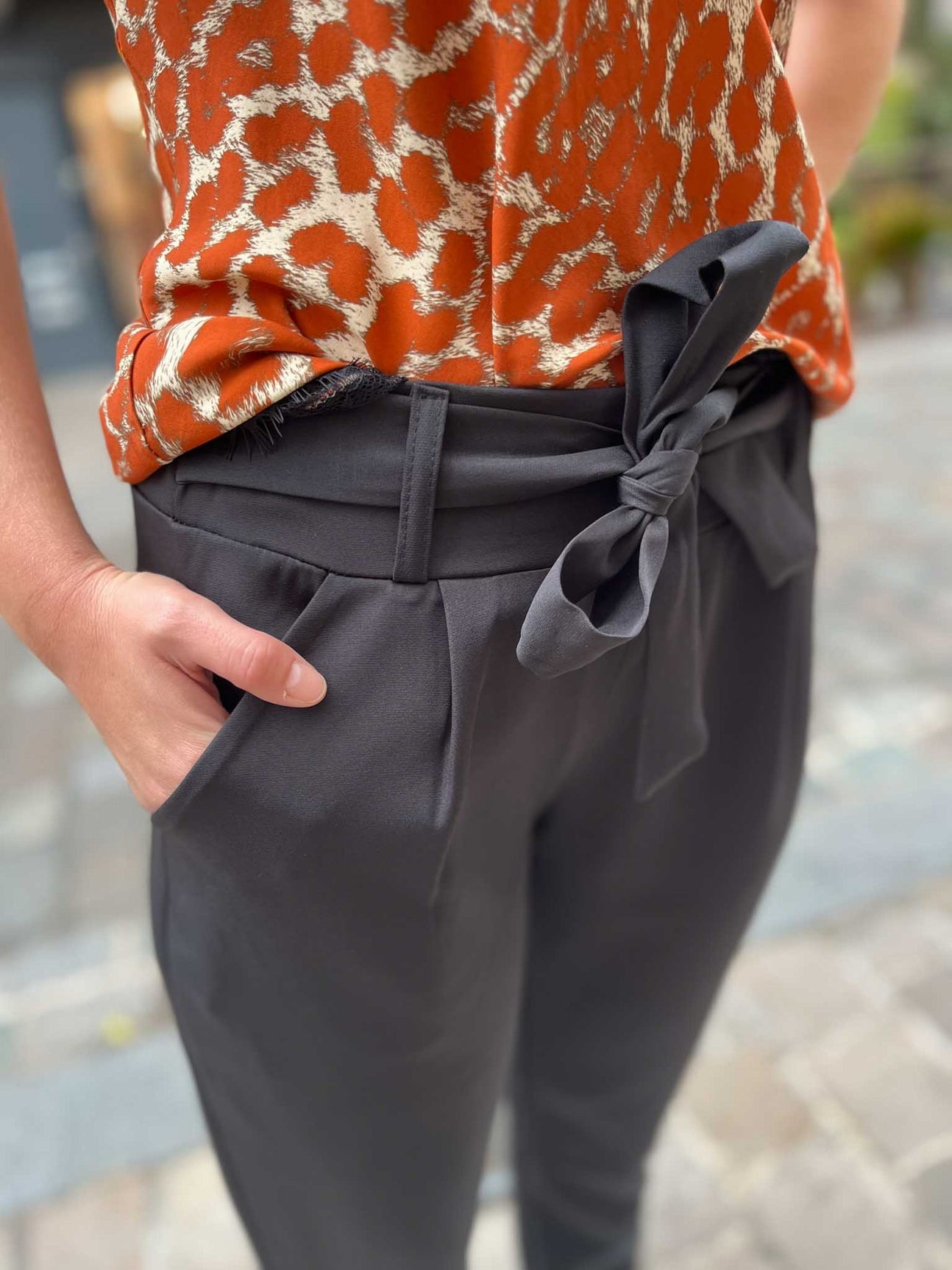 Pantalon large à nouer Layla – coupe fluide NOIR