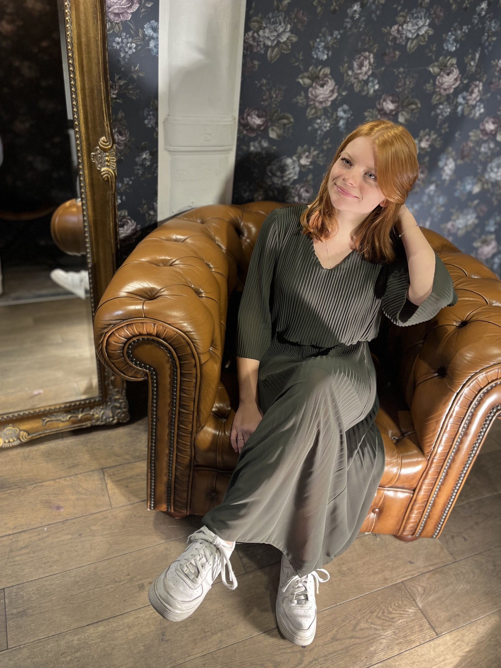 Robe plissée midi Armelle - col v fluide KAKI