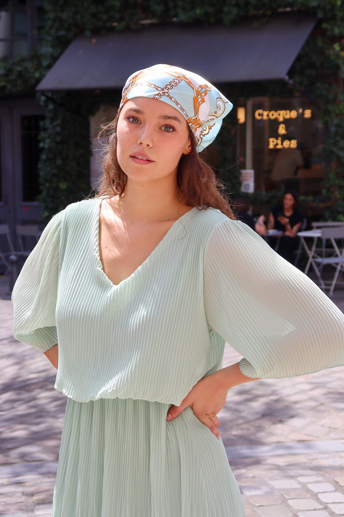 Robe plissée midi Armelle - col v fluide TILLEUL