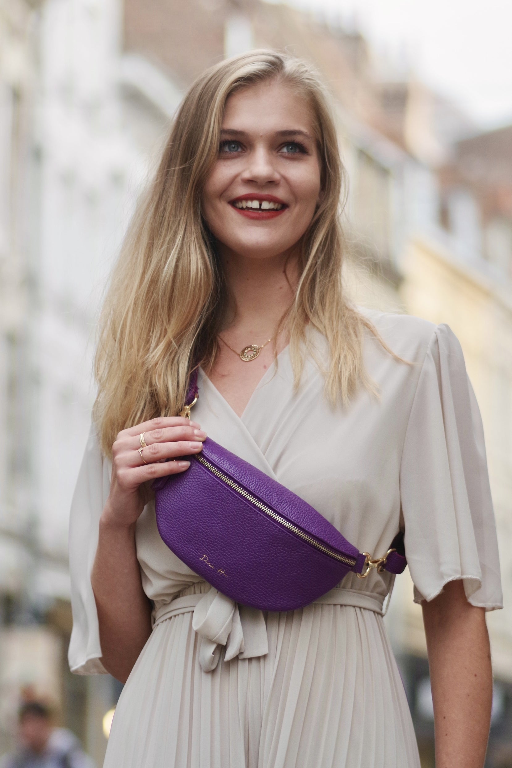 Sac banane en cuir Laurette VIOLET