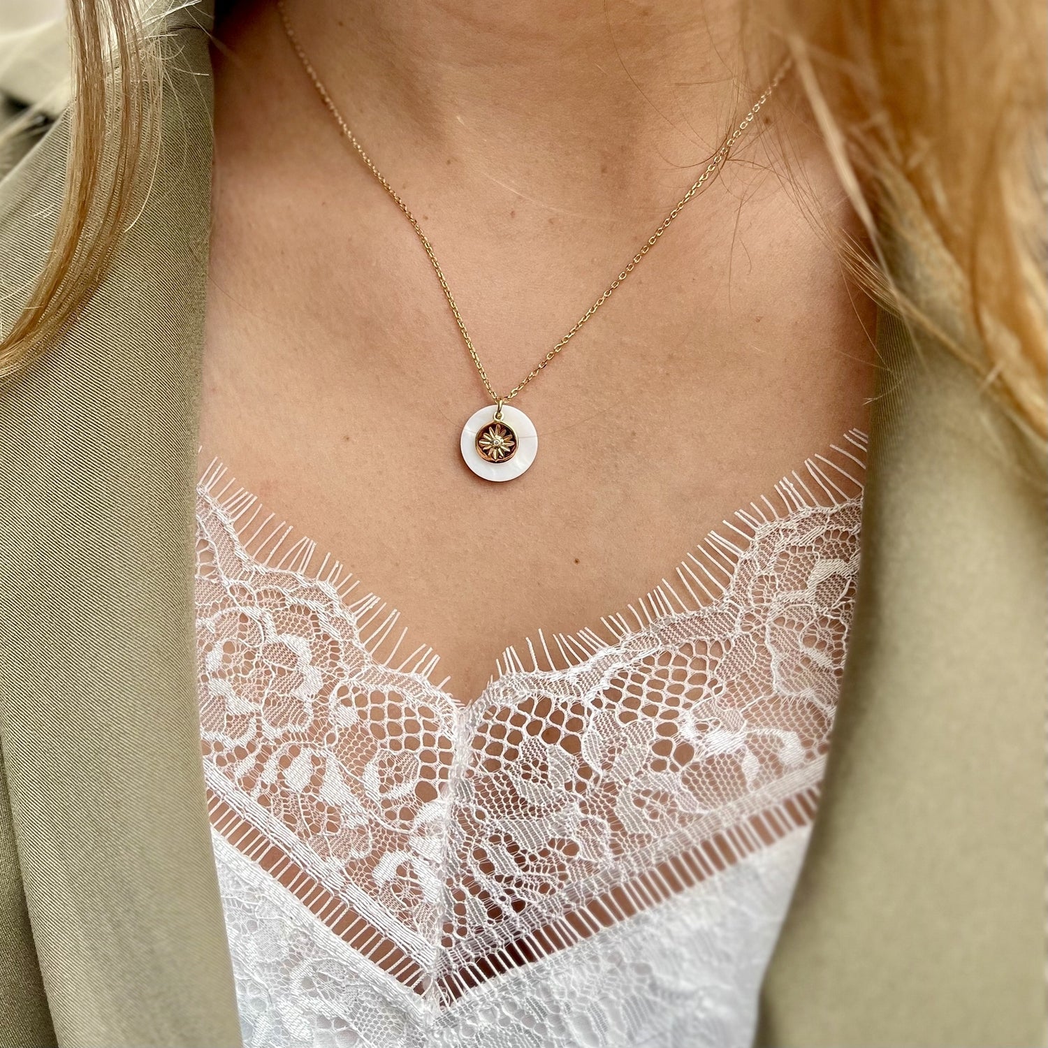 Collier plaqué or nacre Lola 