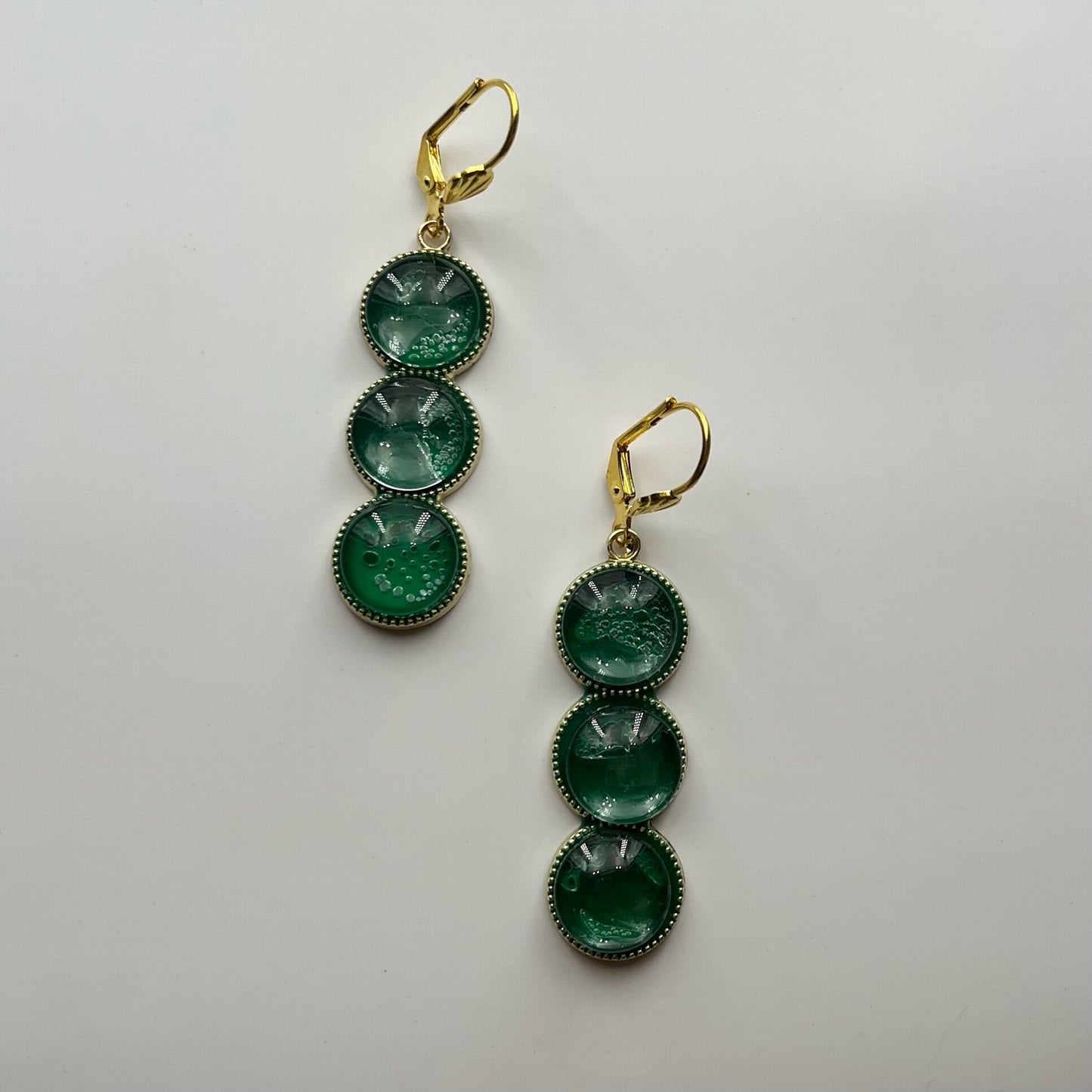 Dormeuses dorées petit modèle Fionna VERT GUCCI