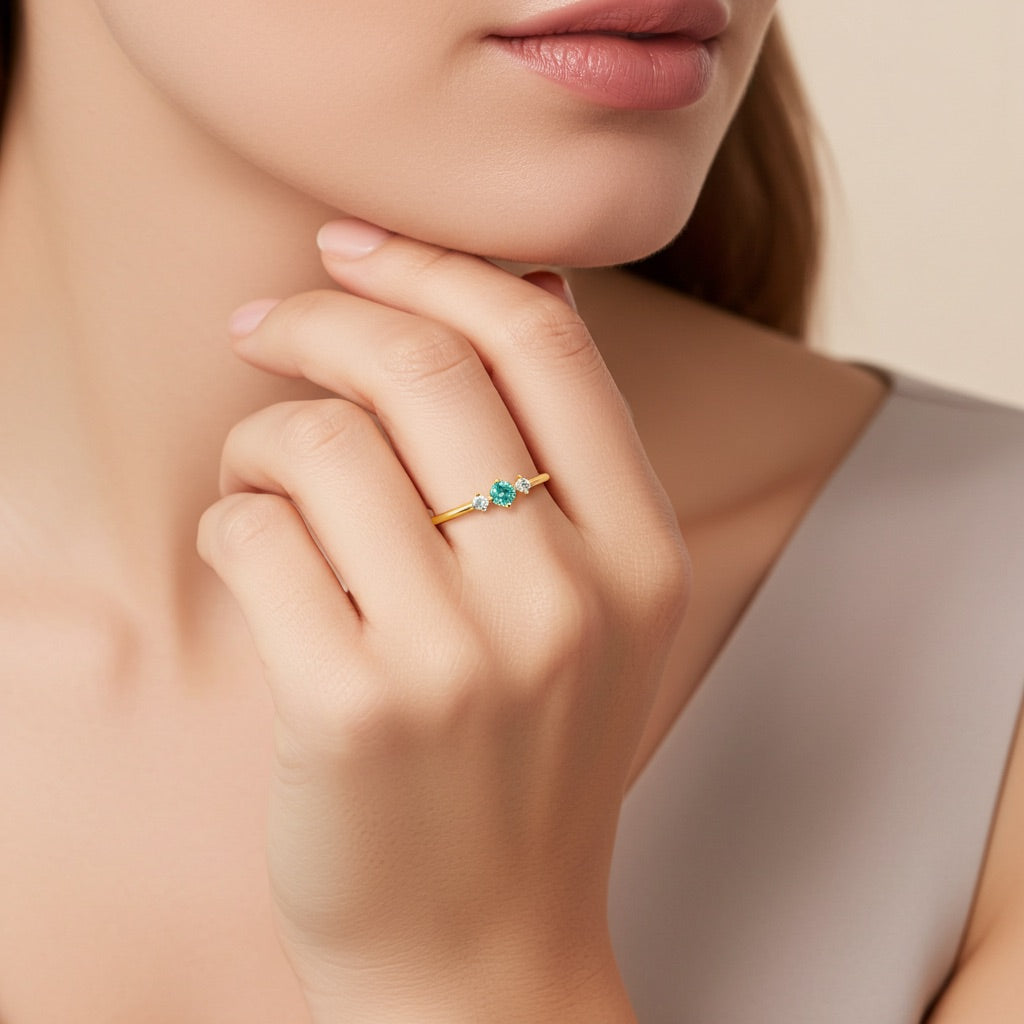 Bague plaqué or & brillant & pierre verte