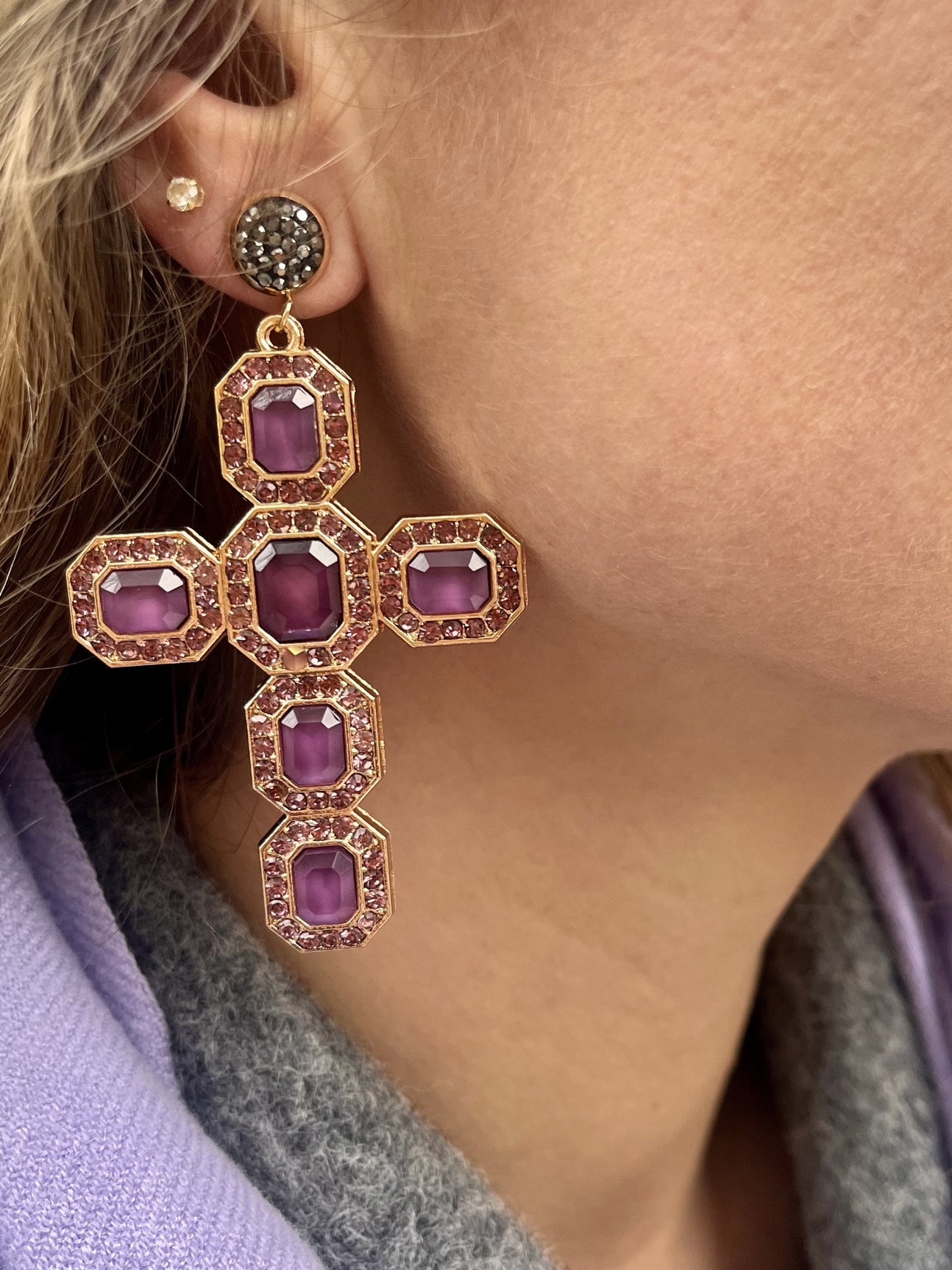 Boucles d'oreilles croix VIOLET