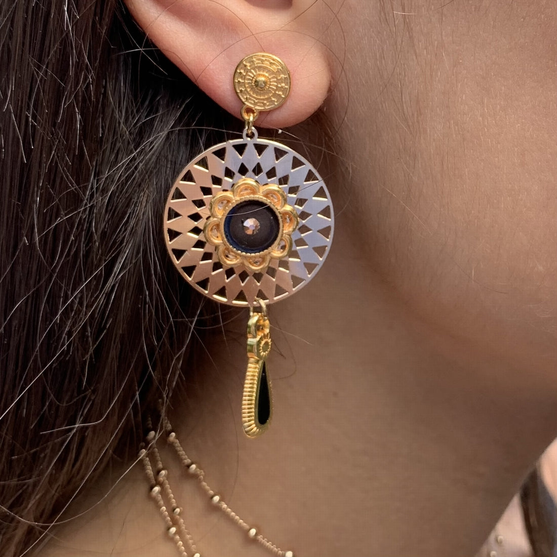 Boucles dorées Lisbonne émail et cristaux NOIR