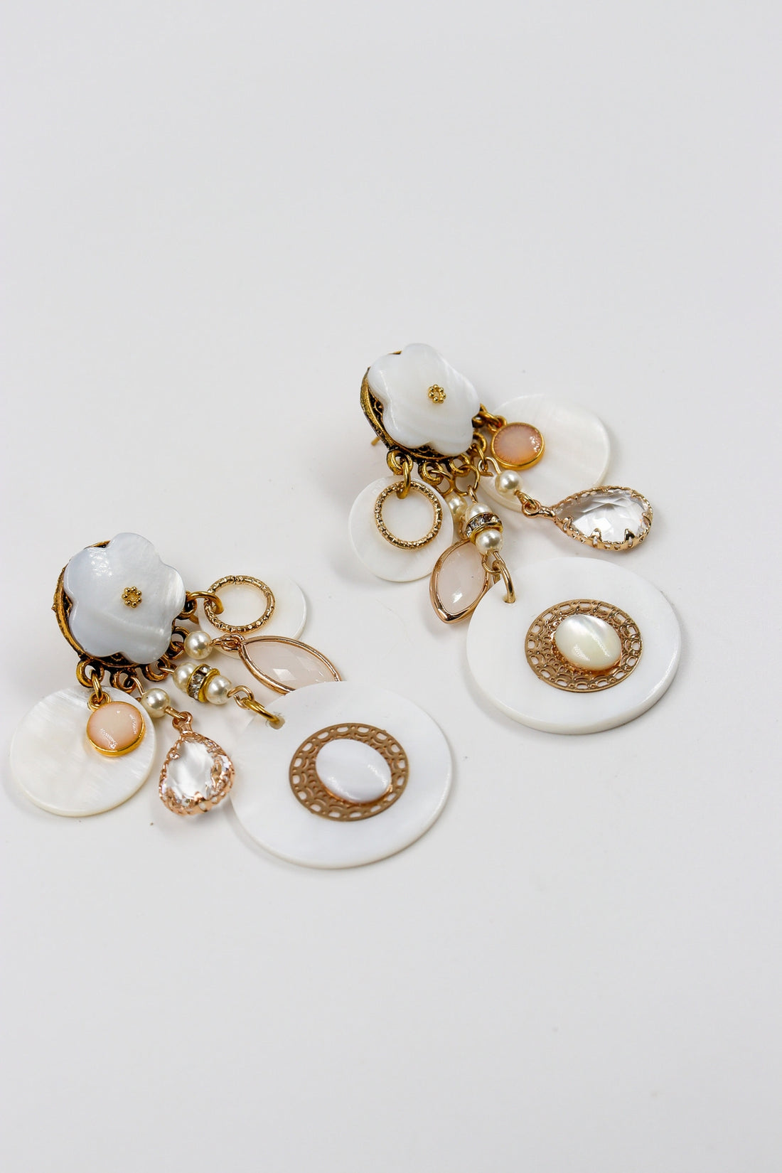 Boucles nacre fleurie J&
