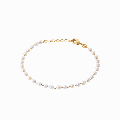 Bracelet en plaqué or & perles – délicatesse et raffinement 