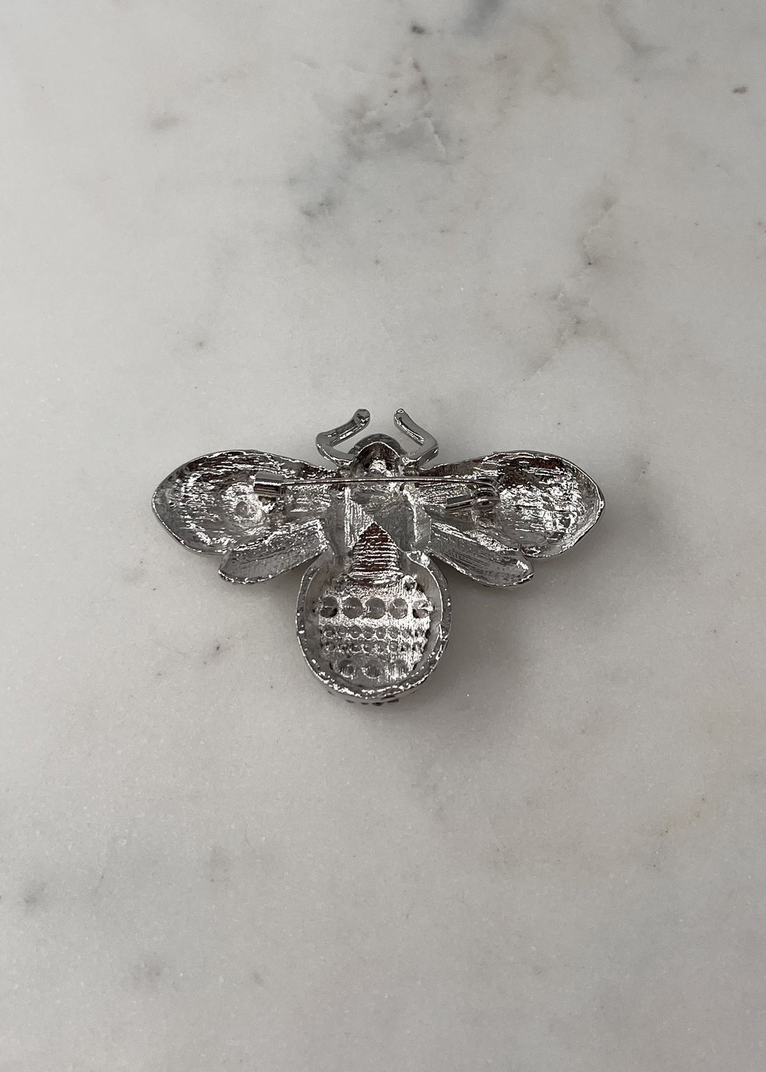 Broche coléoptère avec strass ARGENT