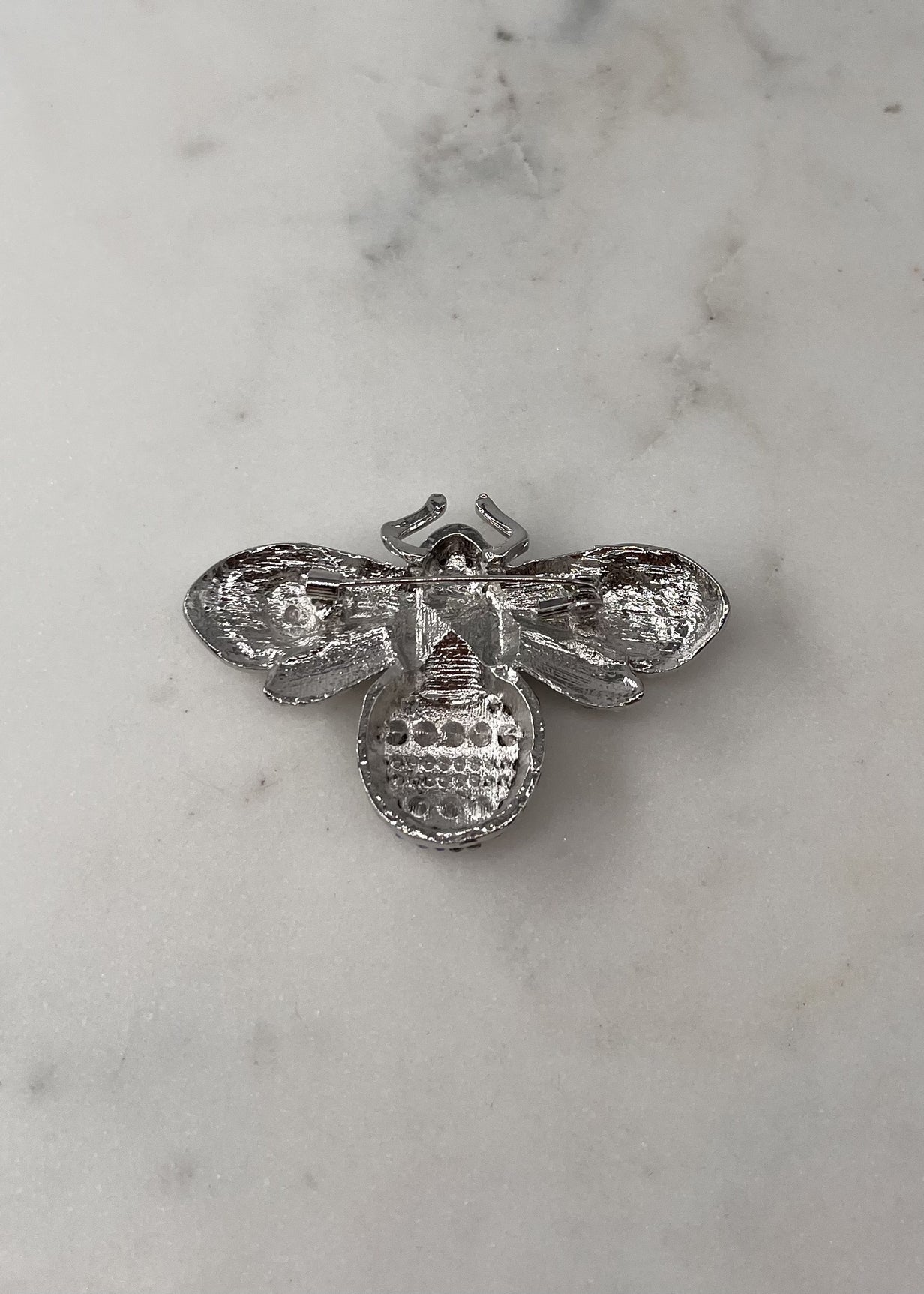Broche coléoptère avec strass ARGENT