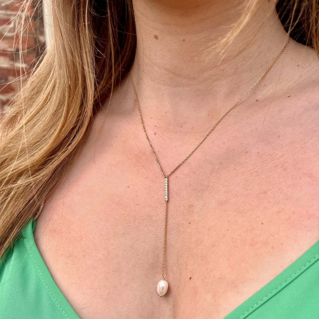 Collier cravate plaqué or &amp; perle de culture 