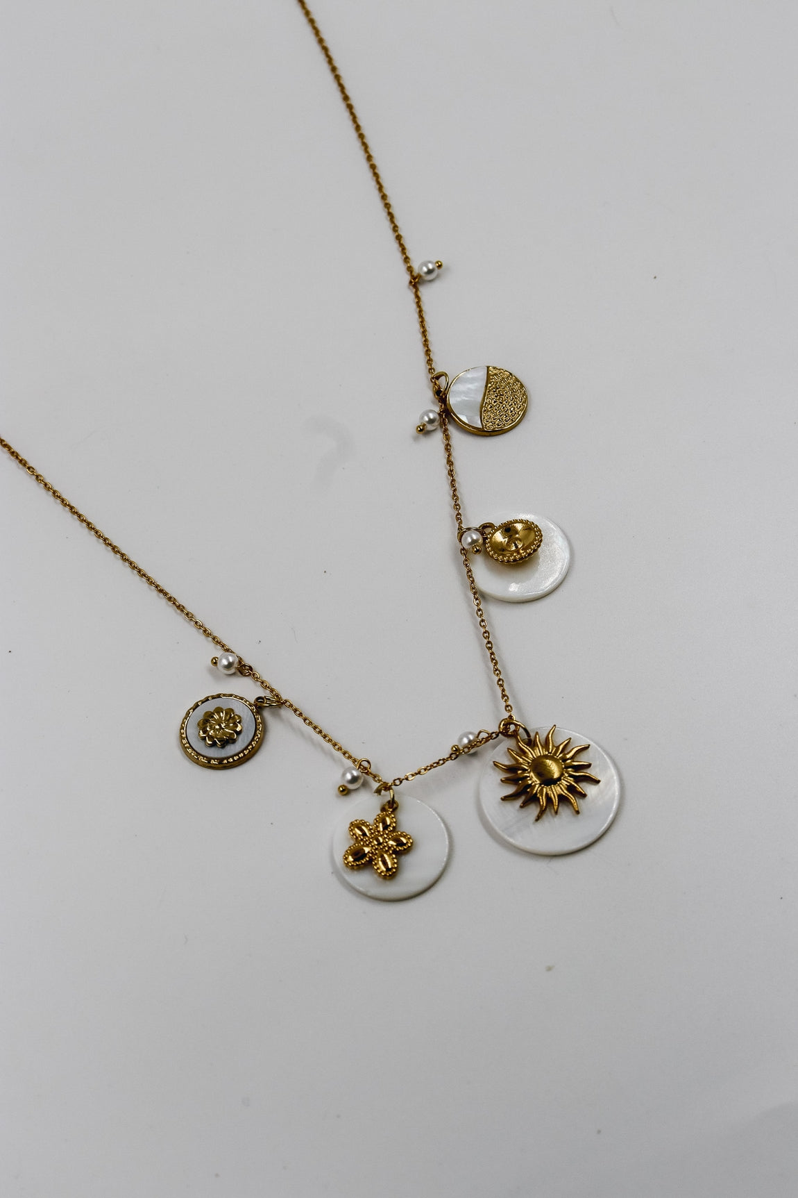 Collier nacre &amp; acier doré Calvi 