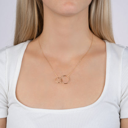 Collier plaqué or - anneaux entrelacés 