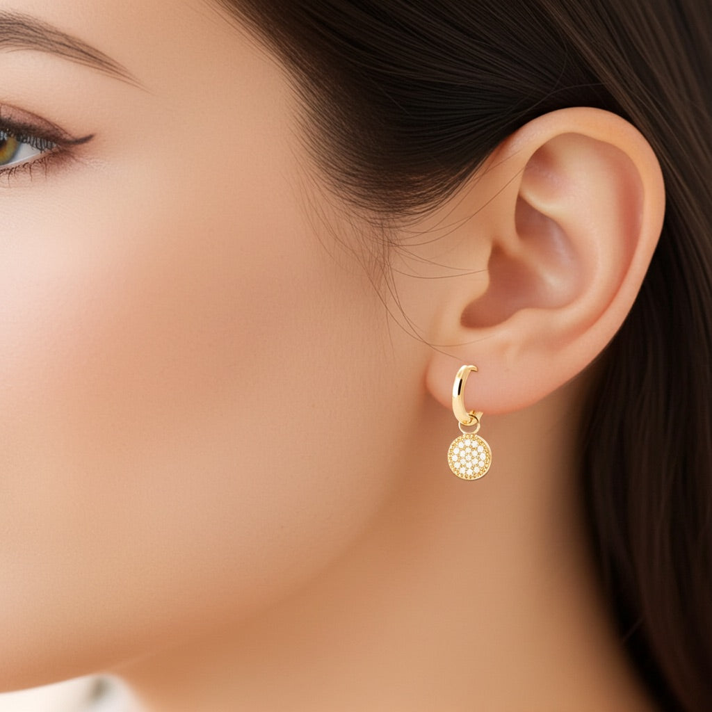 Créoles plaqué or - médaillon pavé de brillants 