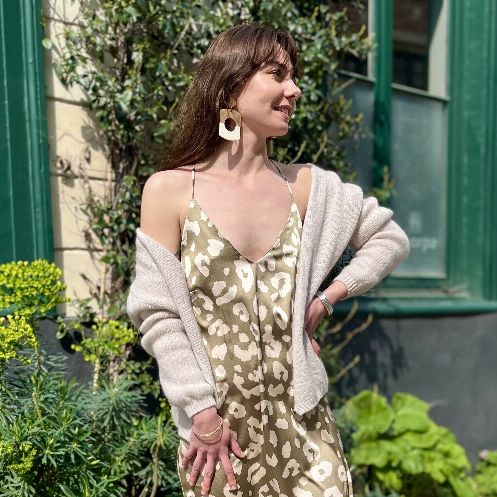 Gilet ajouré et boutons CREME
