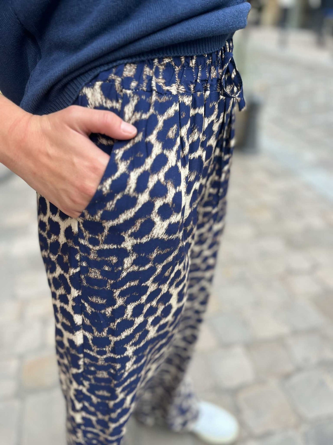 Pantalon fluide gabrielle LEOPARD MARINE