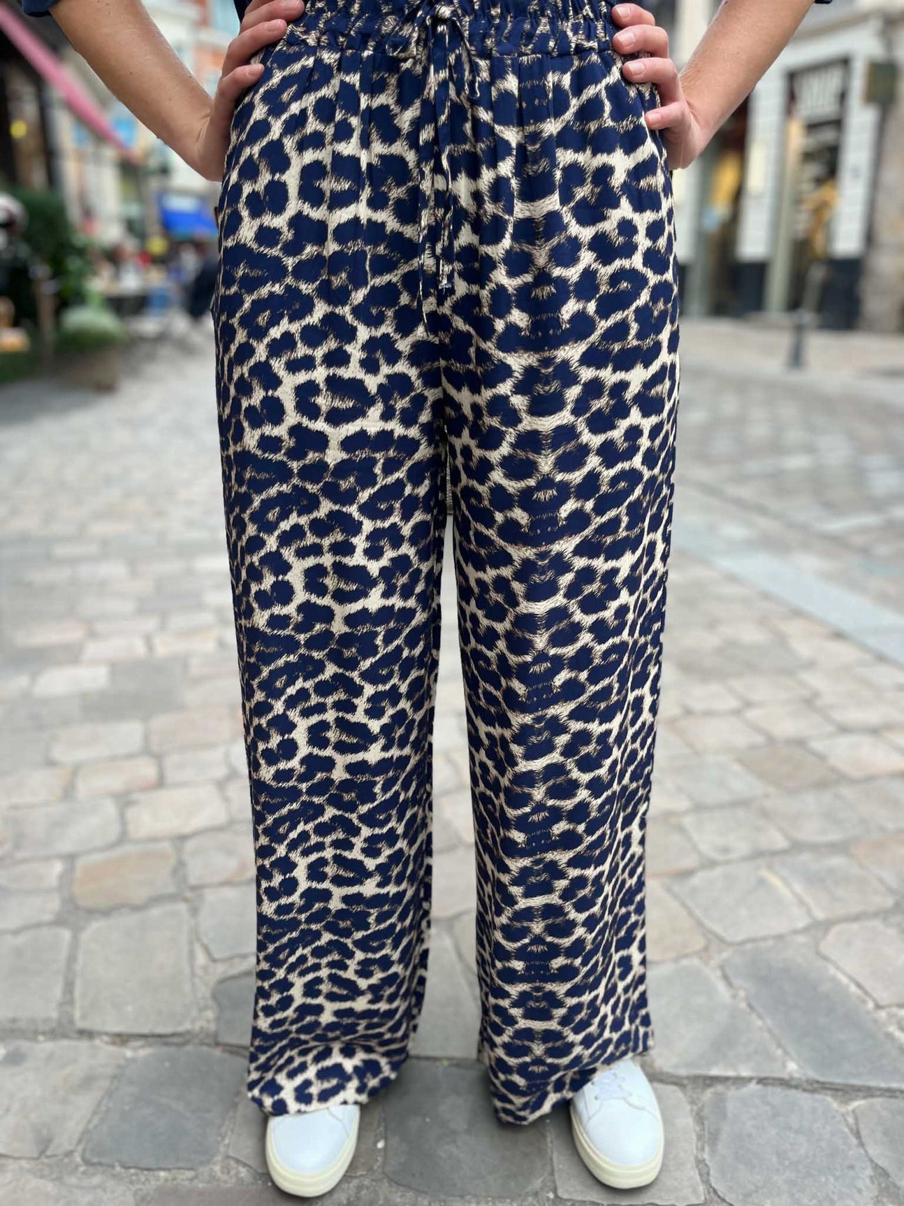 Pantalon fluide gabrielle LEOPARD MARINE