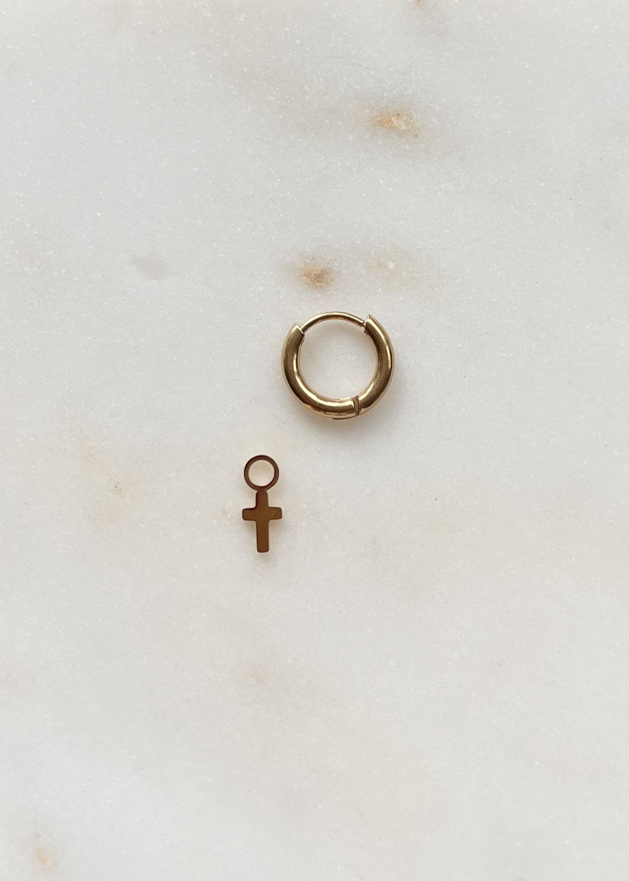 Piercing croix 1 
