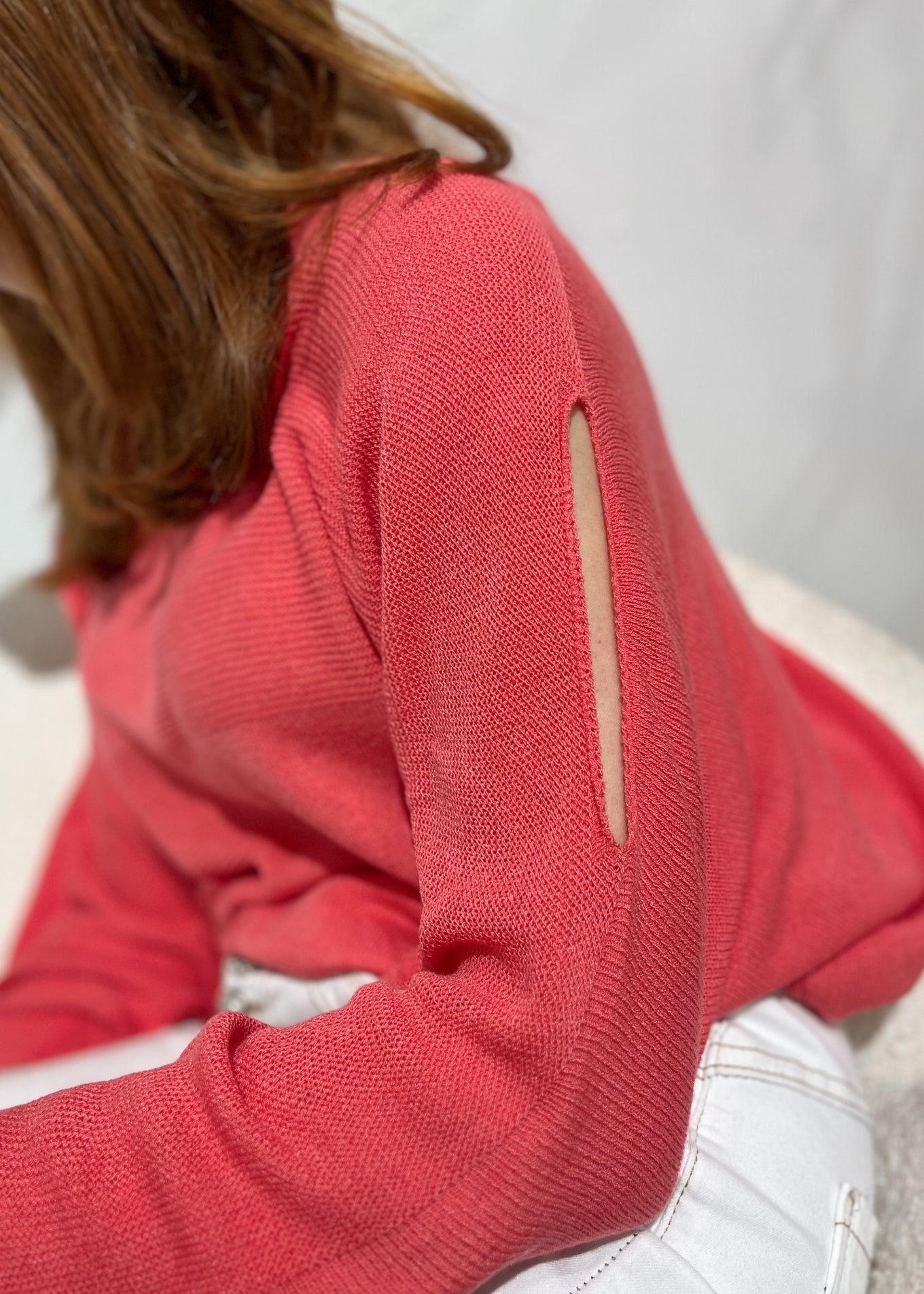 Pull col rond épaule dénudée FRAMBOISE