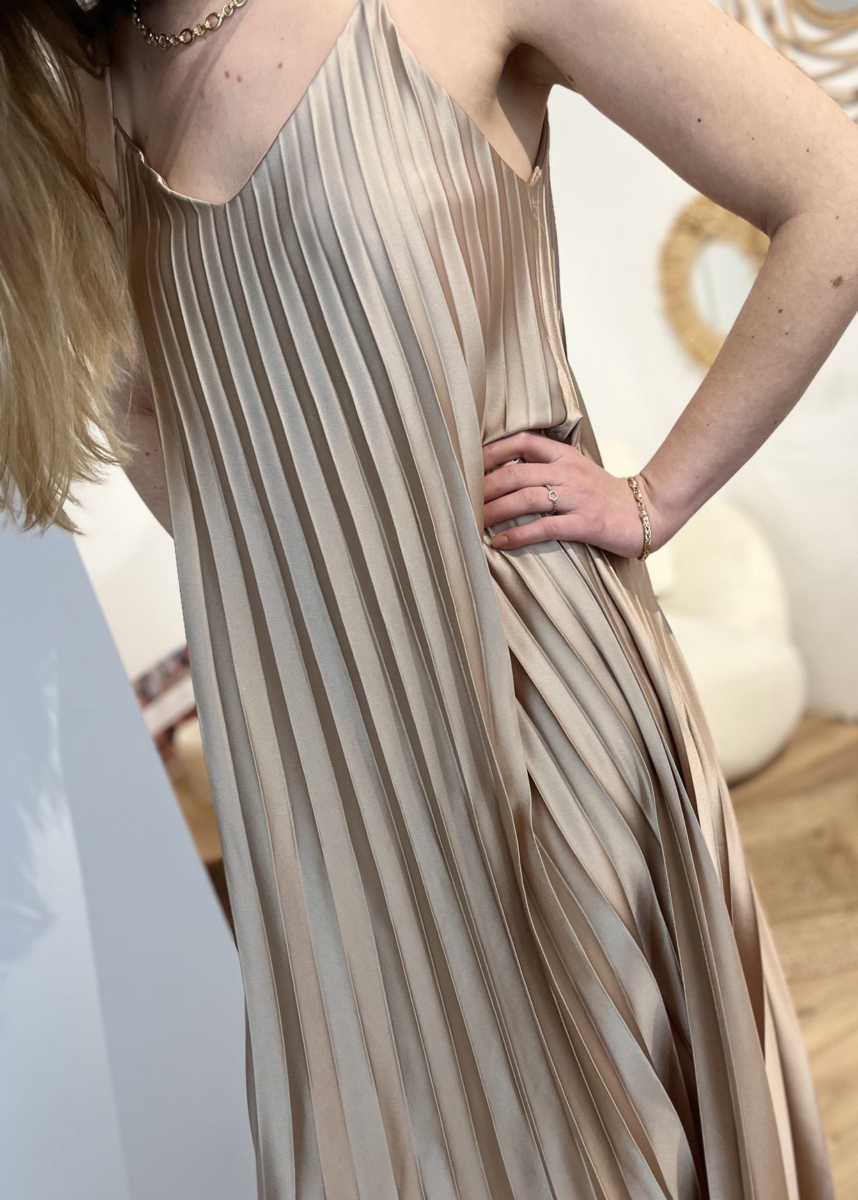 Robe longue bretelle plissée Satin pia BEIGE