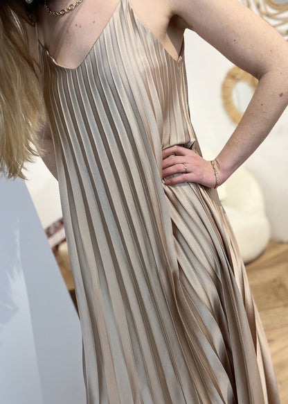 Robe longue bretelle plissée Satin pia BEIGE