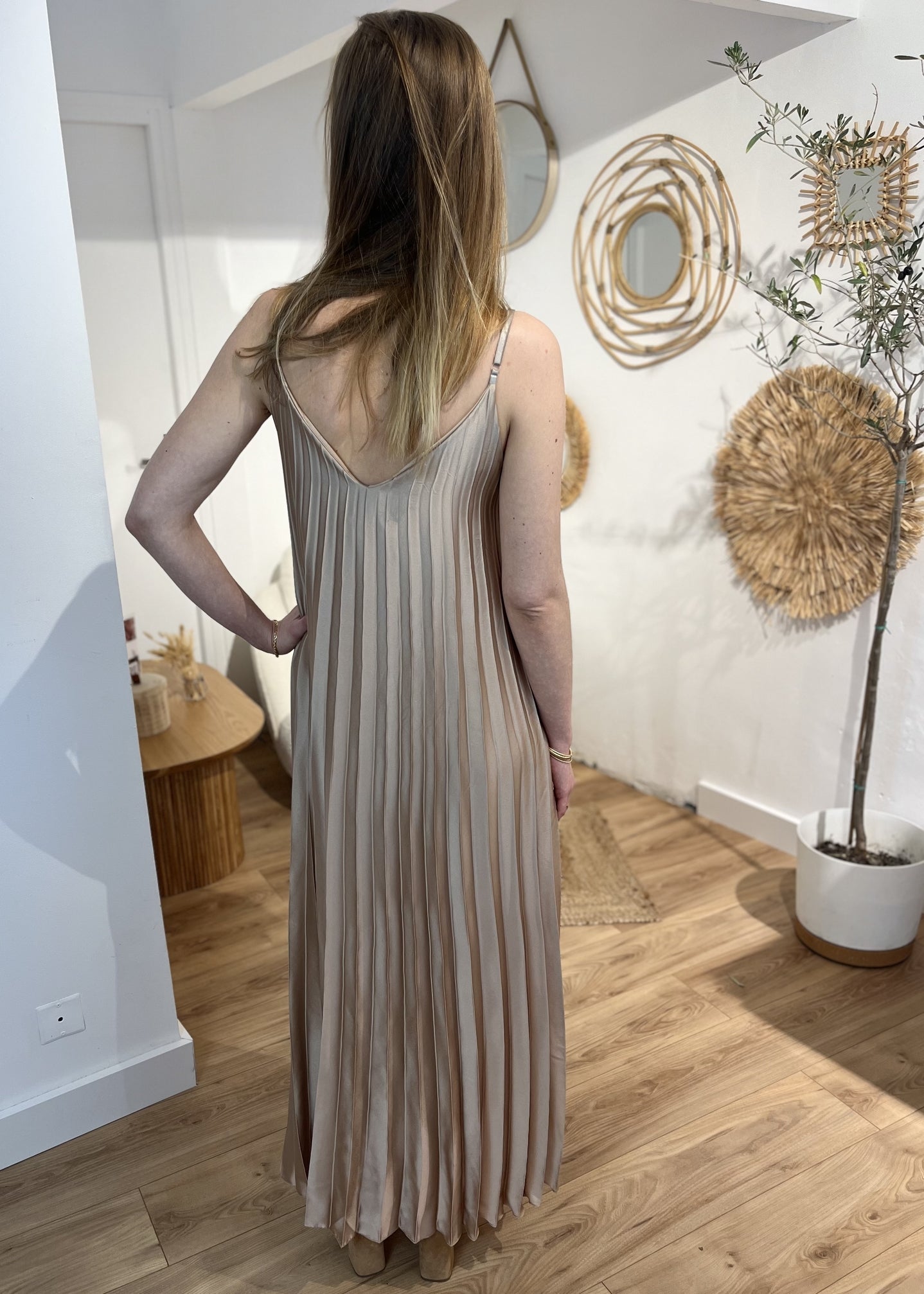 Robe longue bretelle plissée Satin pia BEIGE