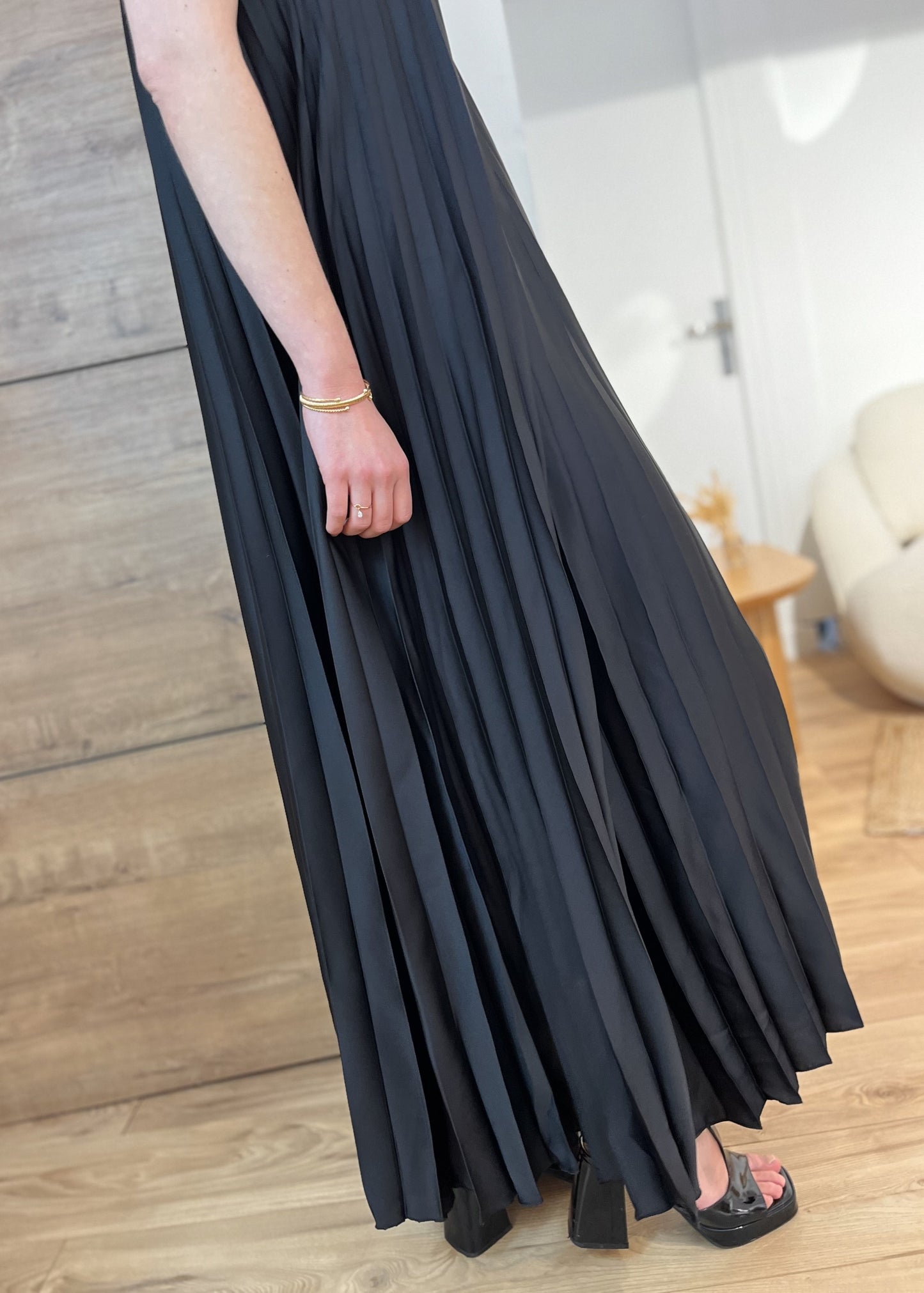 Robe longue bretelle plissée Satin pia NOIR