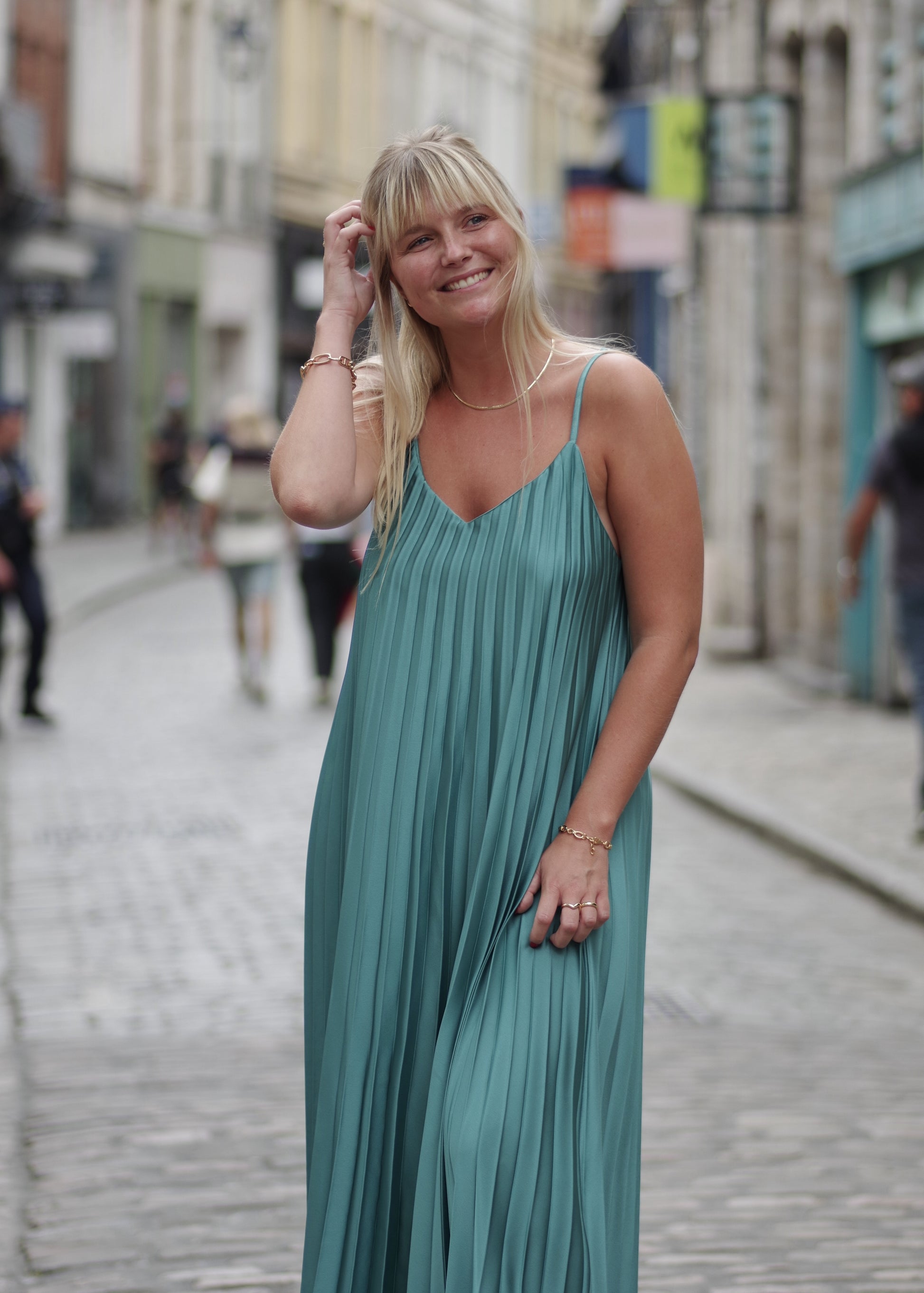 Robe longue bretelle plissée Satin pia PAON