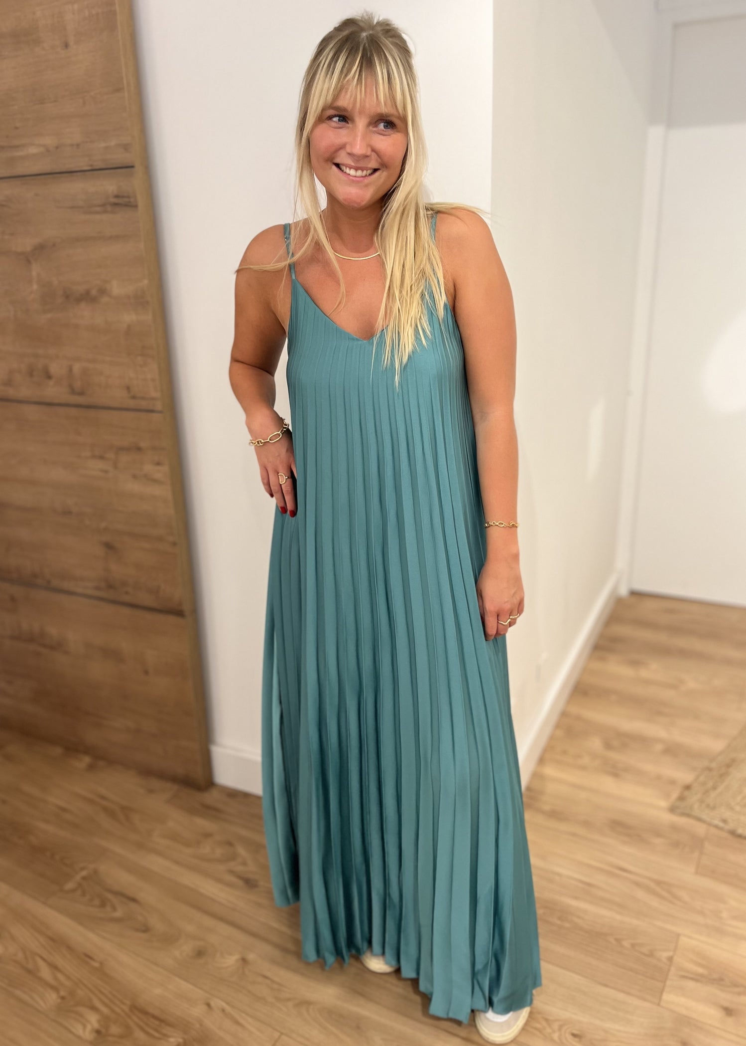 Robe longue bretelle plissée Satin pia PAON