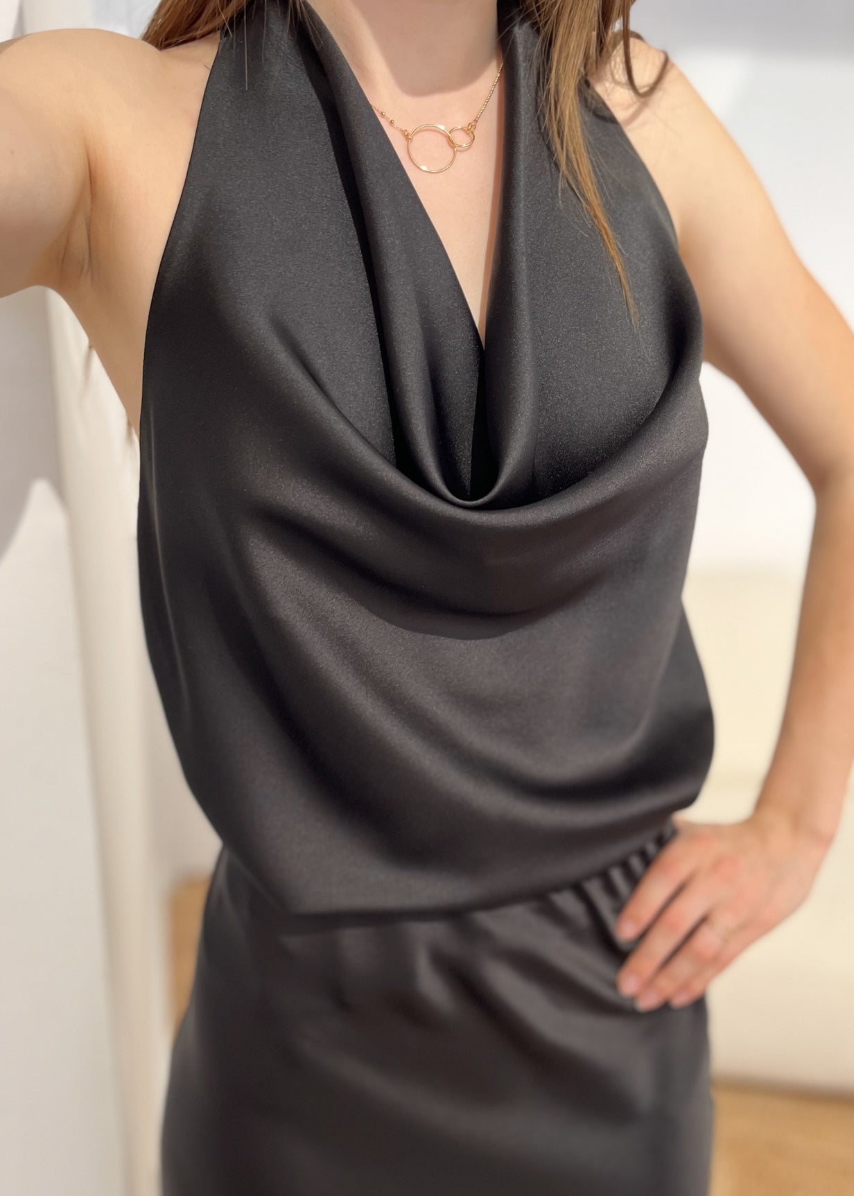 Top angèle Dos nu satin NOIR