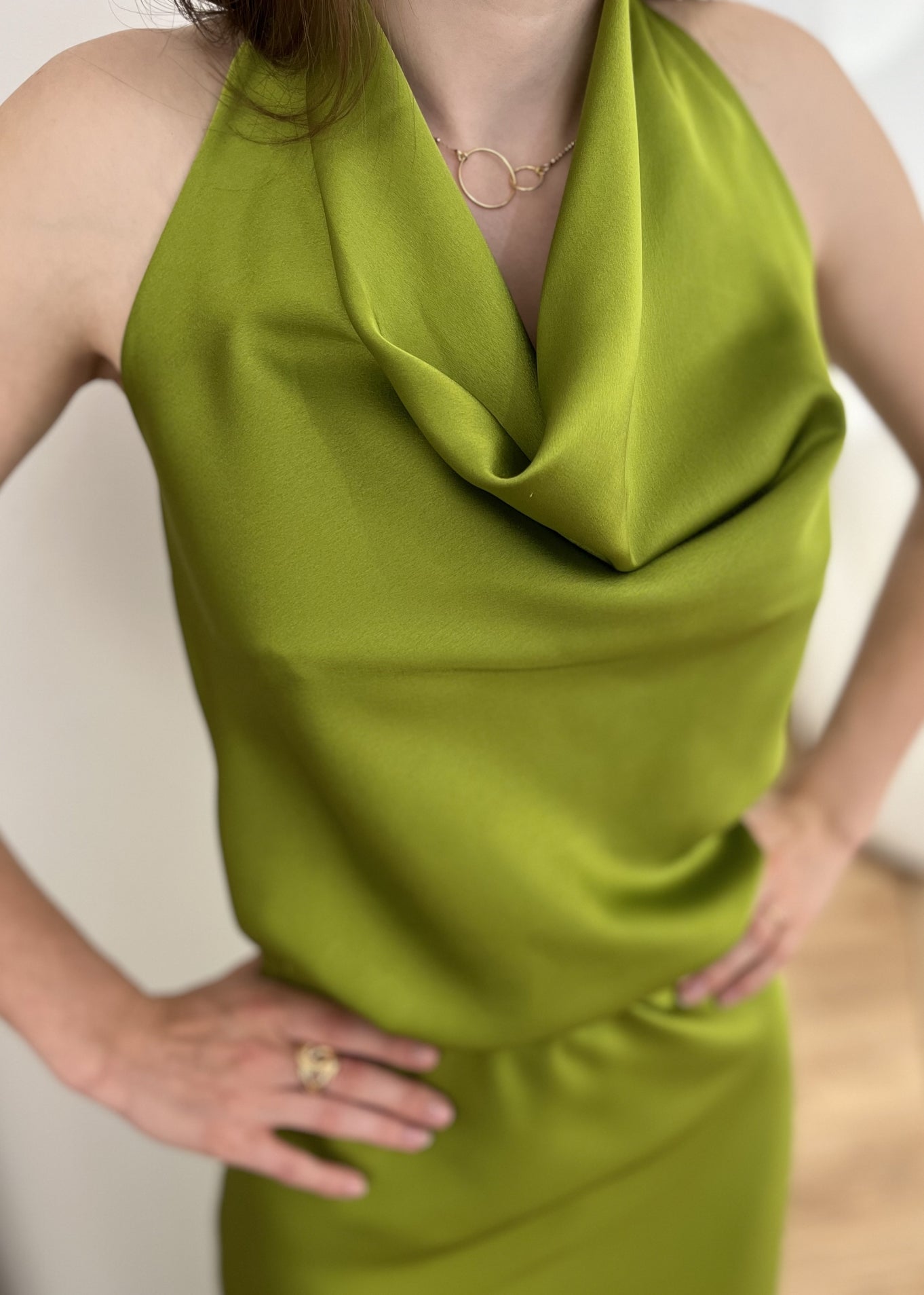 Top angèle Dos nu satin POMME